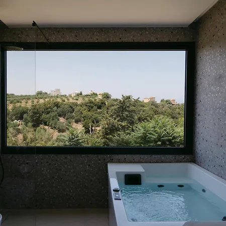 Villa Emerald Harmony With Private Pool & Jacuzzi