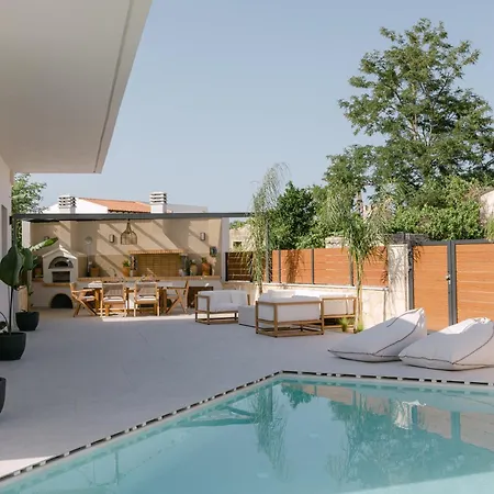 Emerald Harmony With Private Pool & Jacuzzi